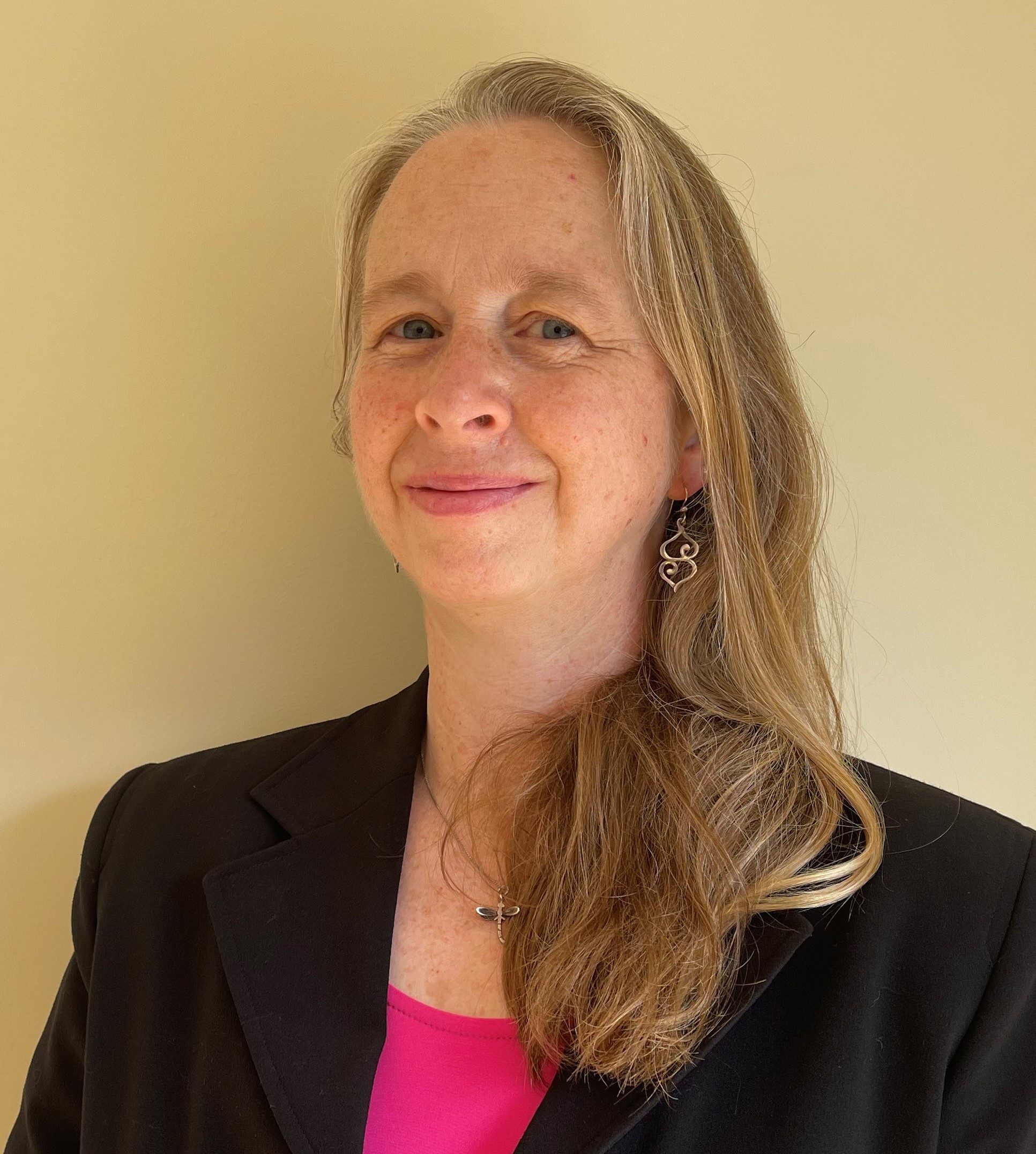 A photograph of Lisa McIntosh